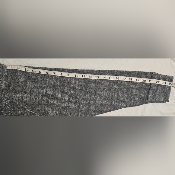 💜💖UMGEE Sweater Gray Pullover Size M🩵 - Picture 5 of 7